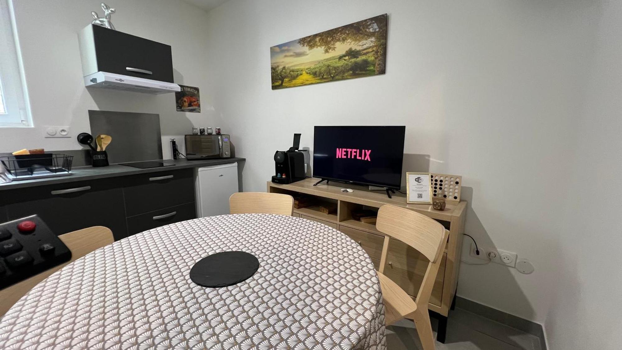 Fenix Appartement T2 40 M2 Cosy Rdc Plein Centre Ville Pierrelatte Εξωτερικό φωτογραφία